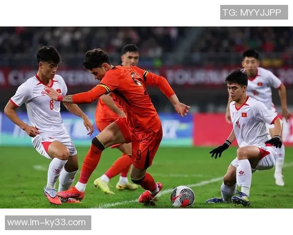 王晓瑞:U22国足热身赛取消只剩与伊朗的备战机会 王晓瑞:U22国足热身赛取消只剩与伊朗的备战机会