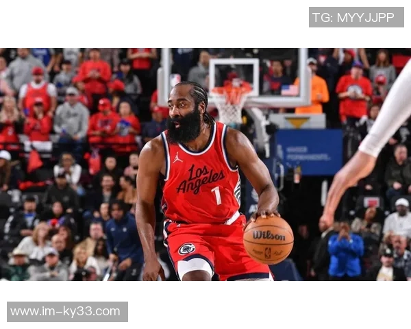 年度争议判罚回顾哈登绝杀遭漏判老詹被扑倒KD关键时刻叫暂停引发热议 年度争议判罚回顾哈登绝杀遭漏判老詹被扑倒KD关键时刻叫暂停引发热议